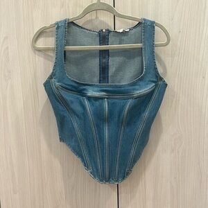 Beautiful Denim Cropped Too with V bottom